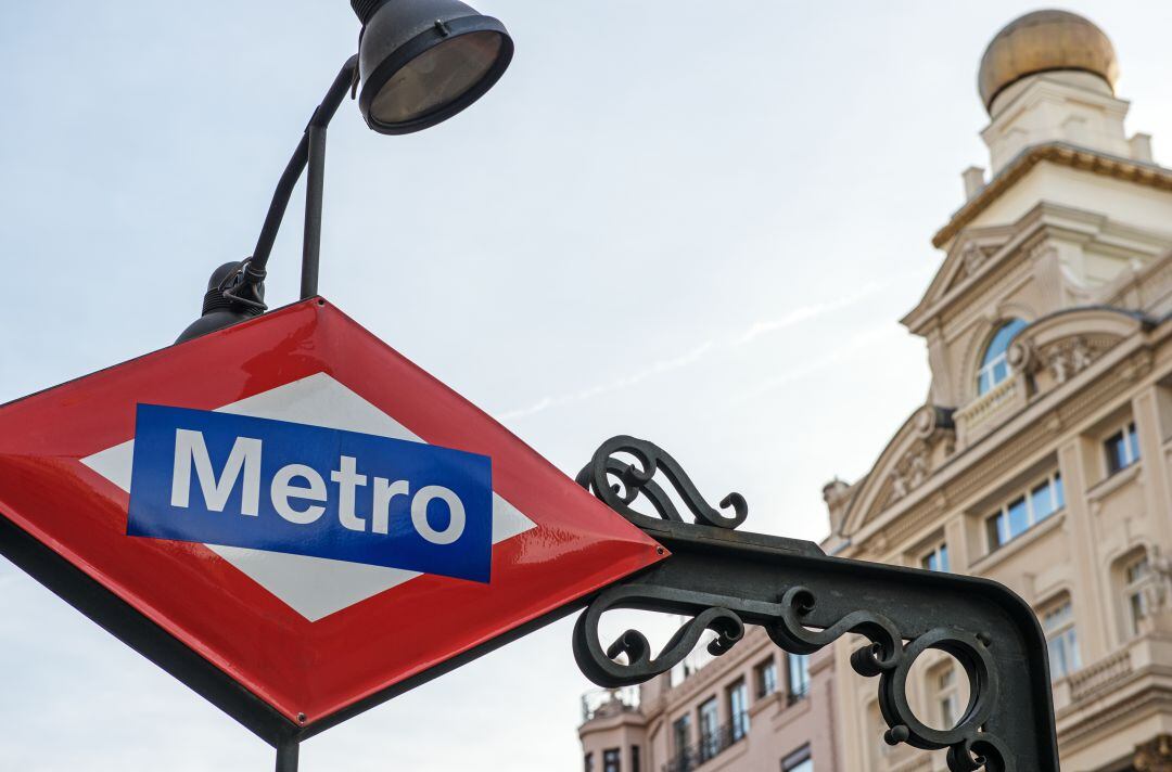 Dos emplazamientos del metro de Madrid cambian su nombre a partir de este sábado