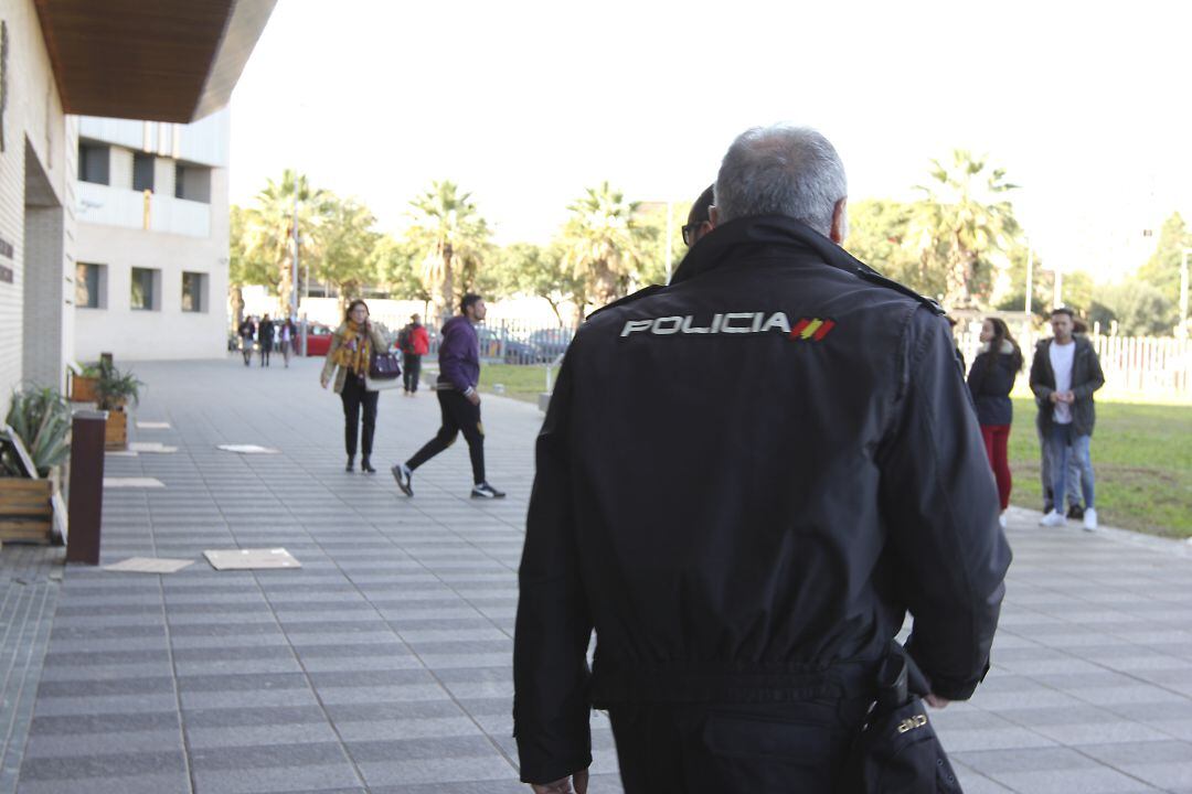 Imagen de archivo. Policía Nacional en la Ciudad de la Justicia de Castelló