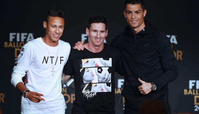 Neymar, Messi y Cristiano, en una gala del Balón de Oro.