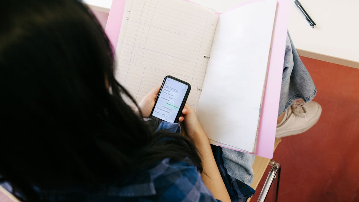 "He visto fotos tuyas en bikini y pareces muy inteligente": los mensajes más desastrosos que reciben las mujeres para ligar en redes