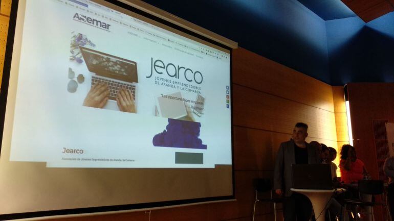 Javier Marqués presenta la nueva web de Asemar