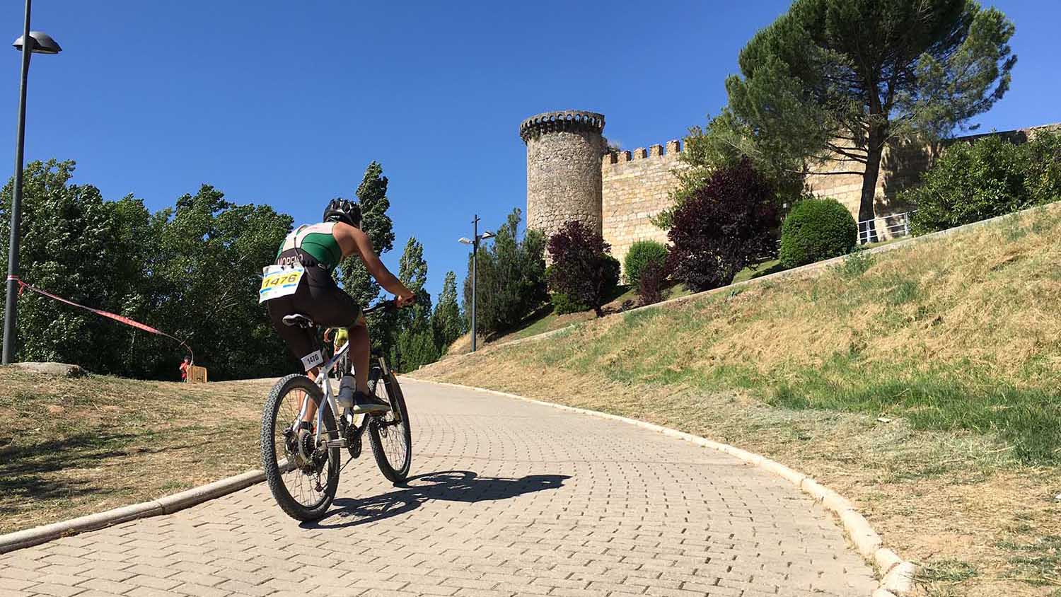 Sector ciclista de un Nacional de Triatlón celebrado en Almazán.