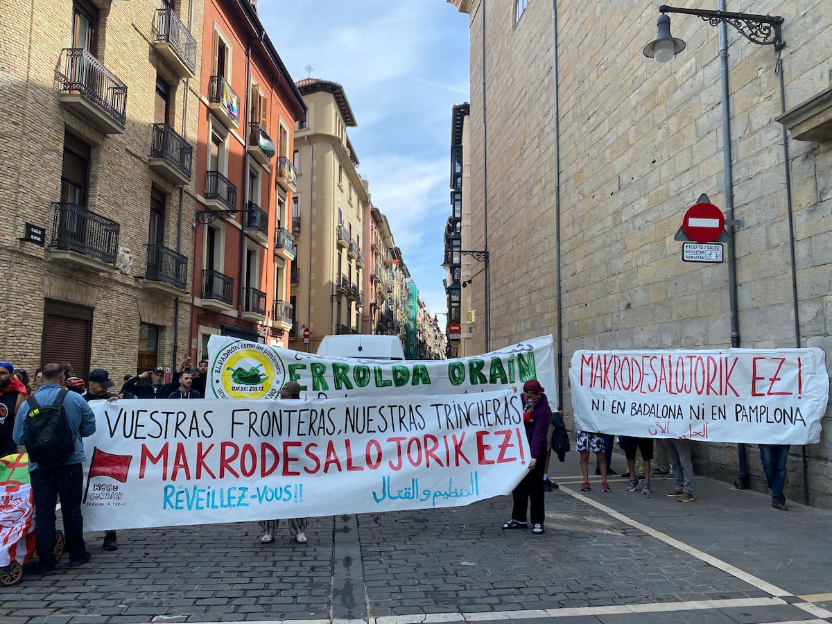 Manifestación en Pamplona en protesta por el desalojo del antiguo convento de Aranzadi