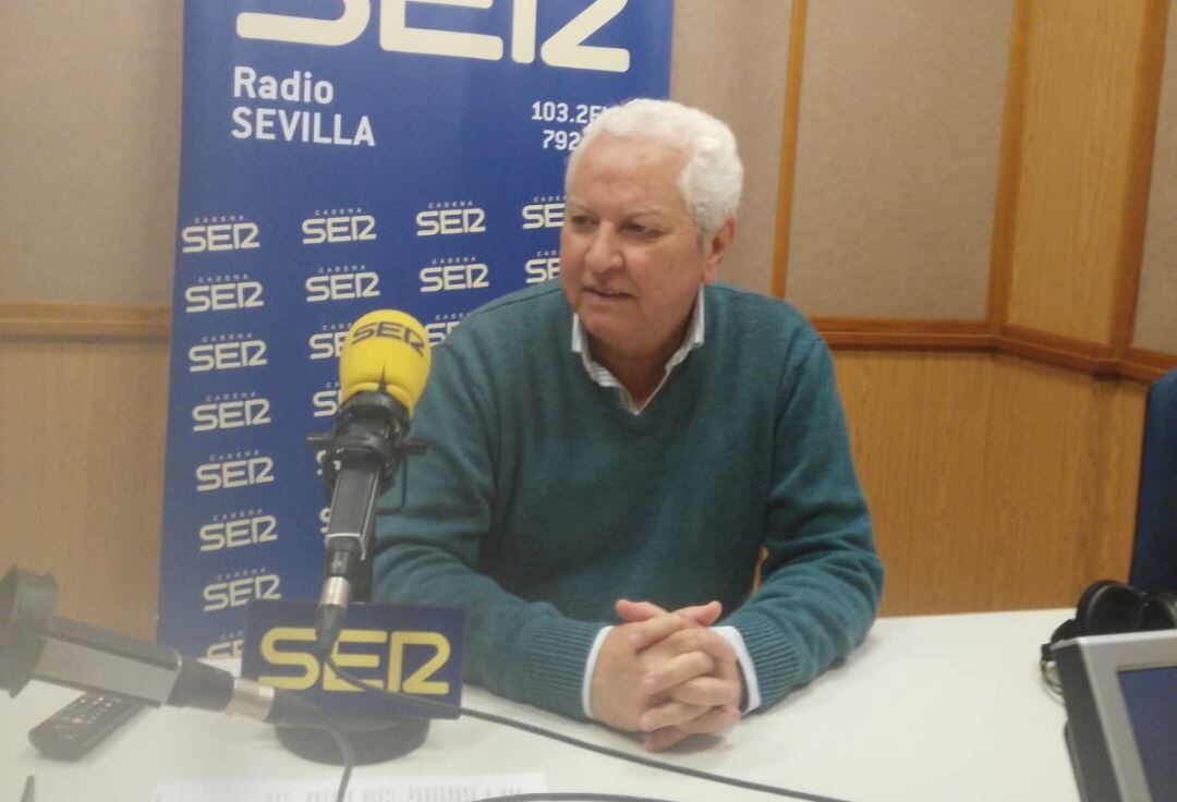 Antonio Piñero, actual presidente del Consejo de Cofradías y uno de los candidatos en las elecciones del próximo día 15, en el estudio de Cruz de Guía