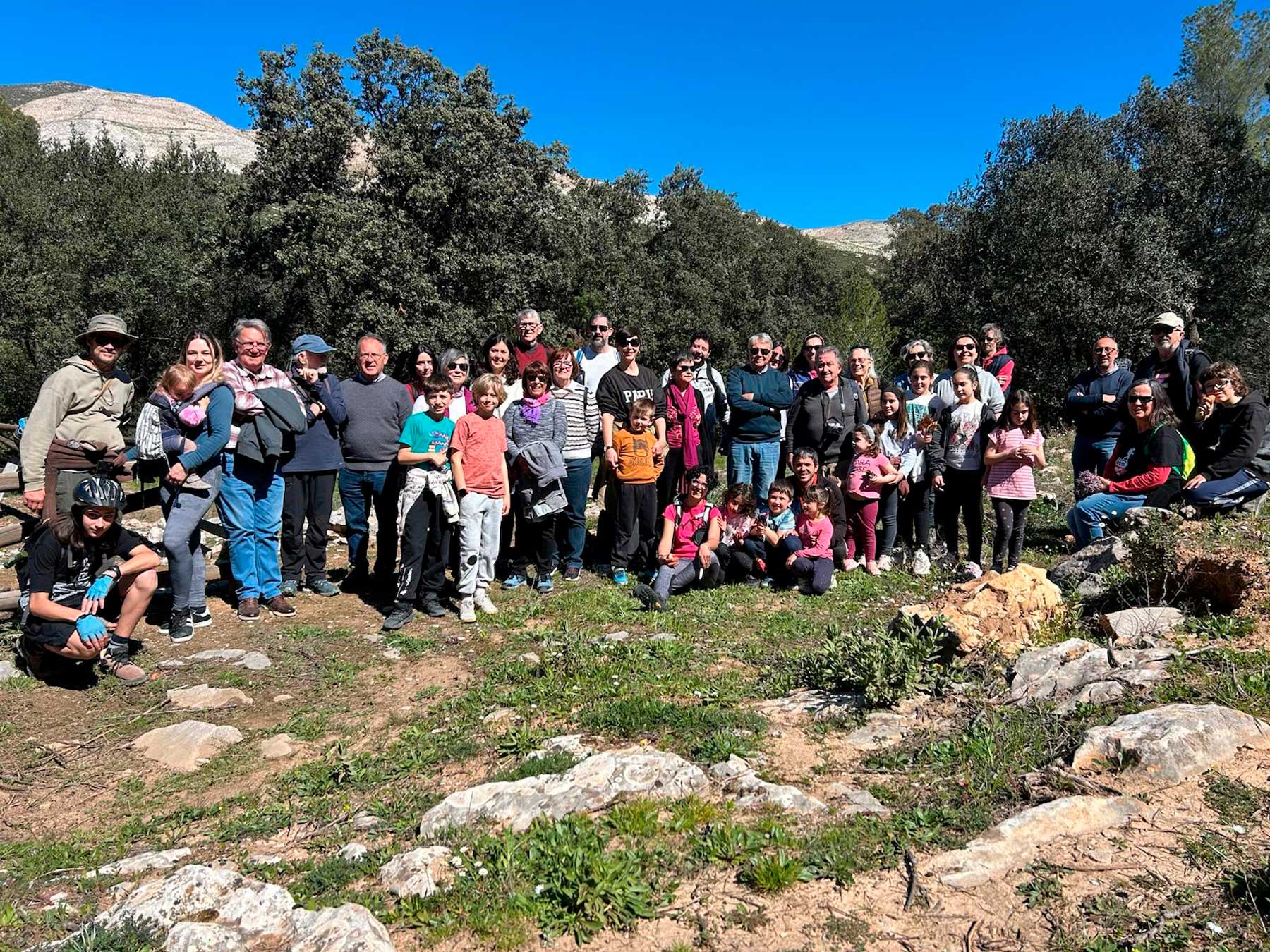 Imatge dels participants en l'excursió als corrals de Famorca