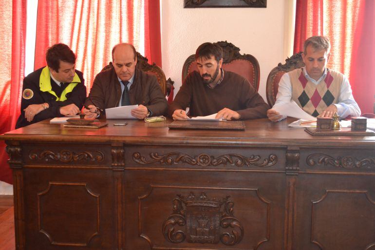 El informe técnico del nuevo parque de bomberos ha sido aprobado esta mañana por todas las partes implicadas.