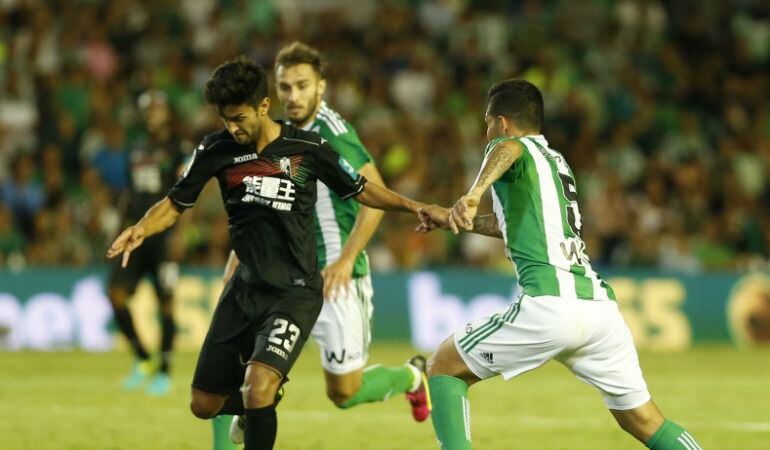 El Granada visita Mendizorroza este lunes por la noche.