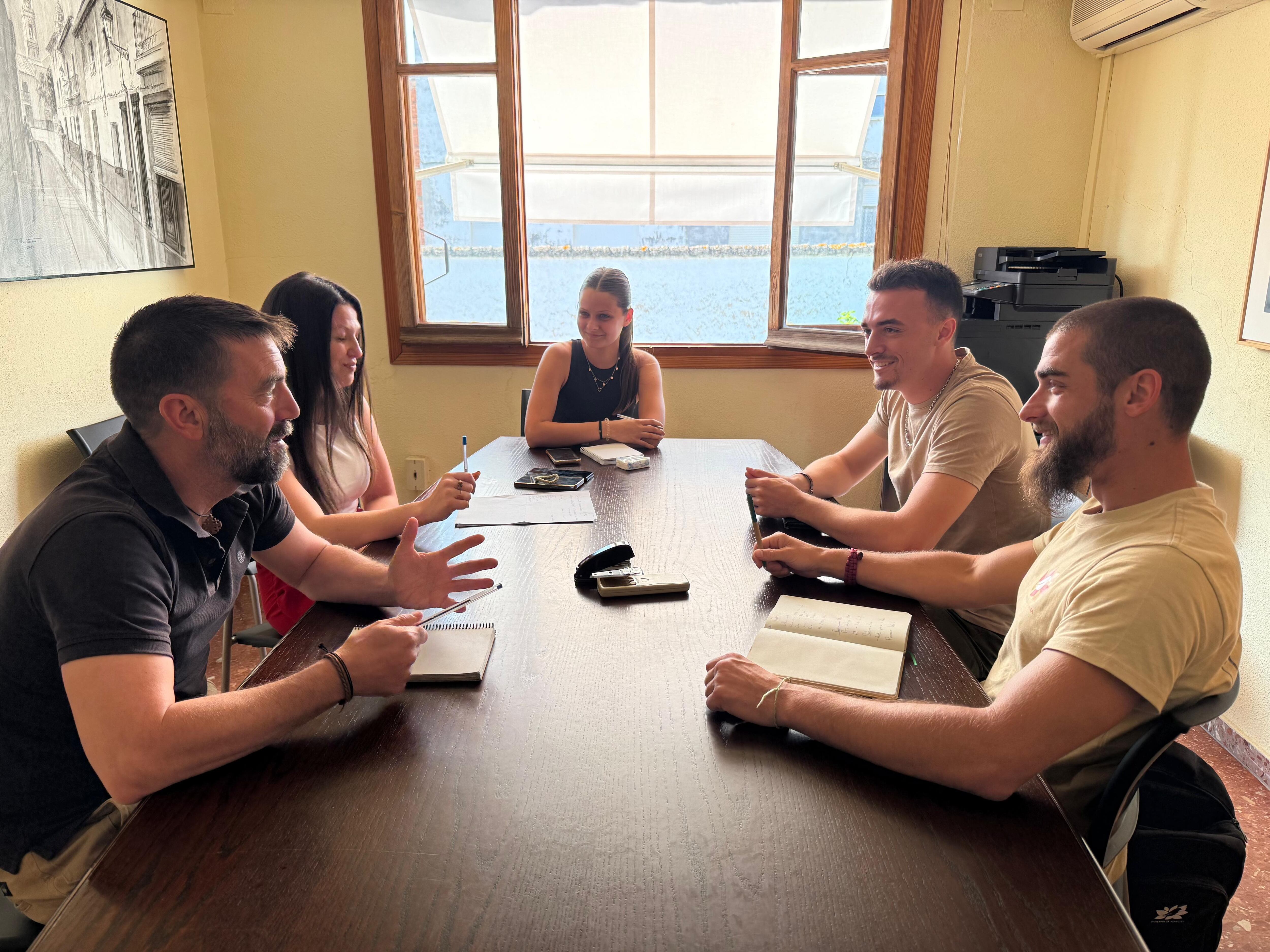 Reunión previa (Foto: Ajuntament de Canals)