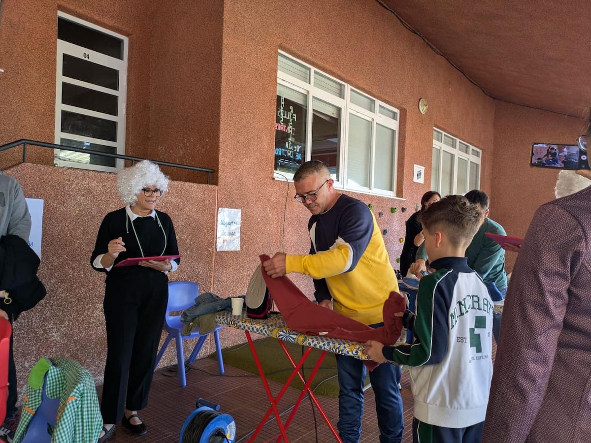 'Gran Pai': el concurso organizado por un ANPA en el que los padres compiten por ser el que mejor hace las tareas domésticas