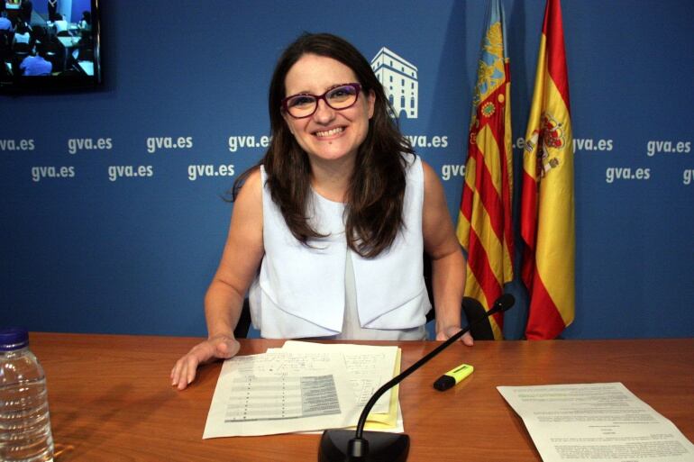 Mónica Oltra respon el govern espanyol que si observa que la bandera d&#039;Espanya no penja en algun edifici és perquè l&#039;estan rentant