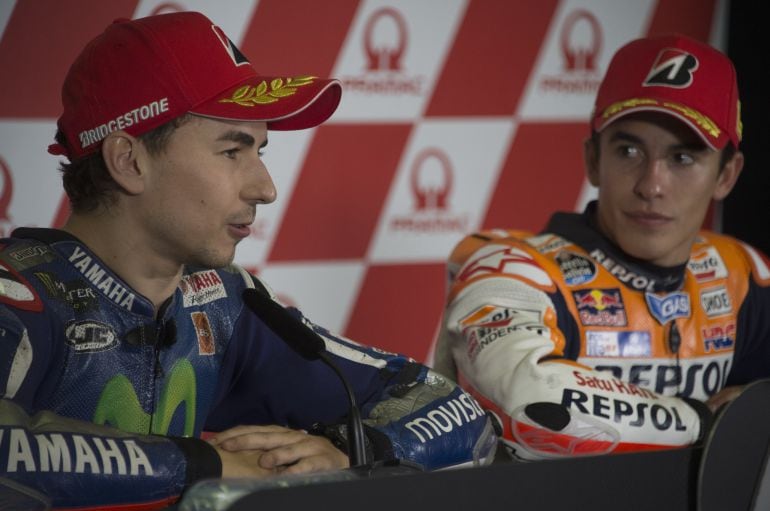 PHILLIP ISLAND, AUSTRALIA - OCTOBER 18: Jorge Lorenzo of Spain and Movistar Yamaha MotoGP speaks during the press conference at the end of the MotoGP race during the MotoGP of Australia - Race during the 2015 MotoGP of Australia at Phillip Island Grand Prix Circuit on October 18, 2015 in Phillip Island, Australia. (Photo by Mirco Lazzari gp/Getty Images)