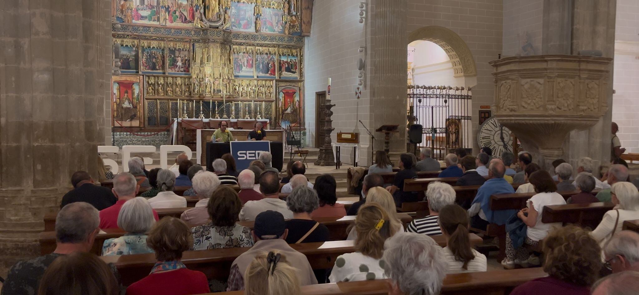 Público en la grabación de SER Historia en Bolea