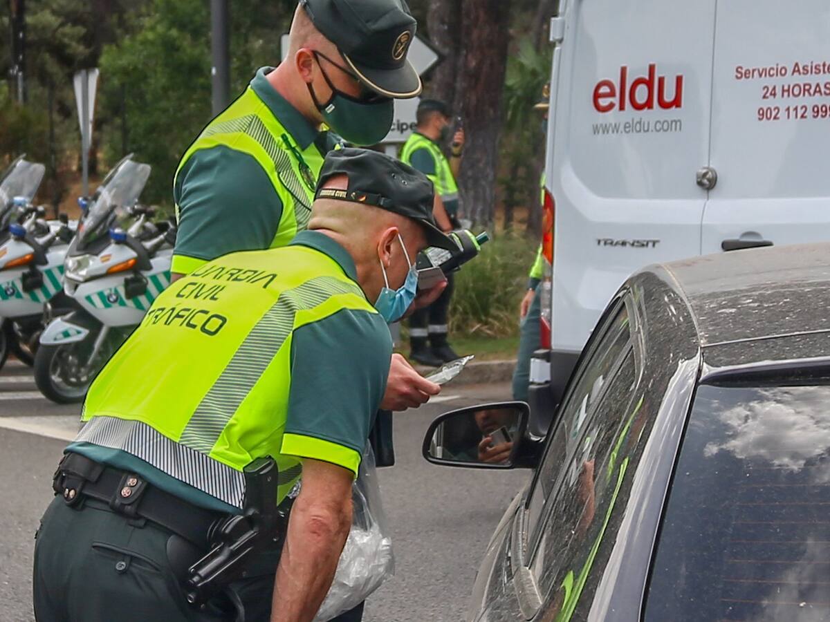 Tráfico detecta en Andalucía a 95 personas al día conduciendo tras tomar alcohol o drogas