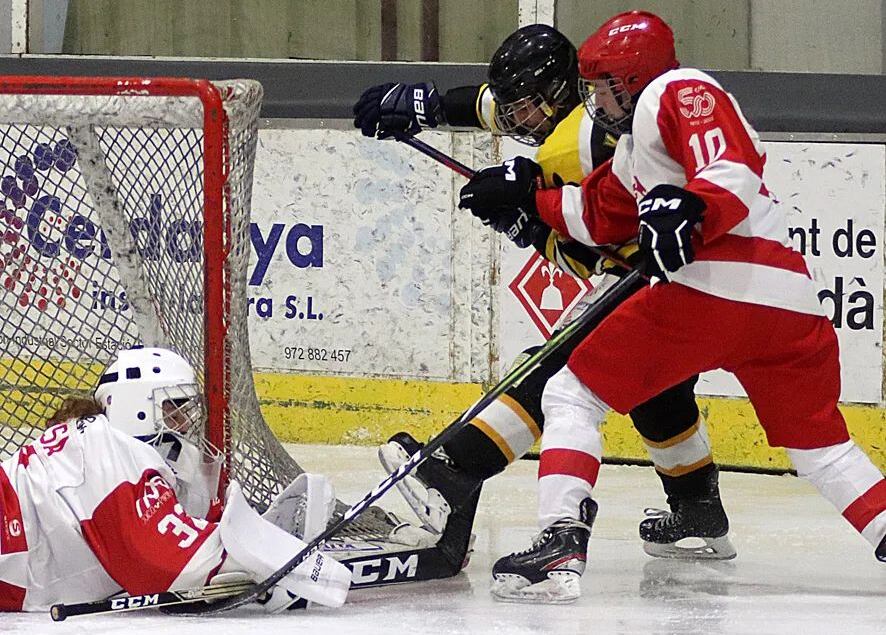 Las chicas comienzan a jugar la semifinal con el Puigcerdà en tierras catalanas