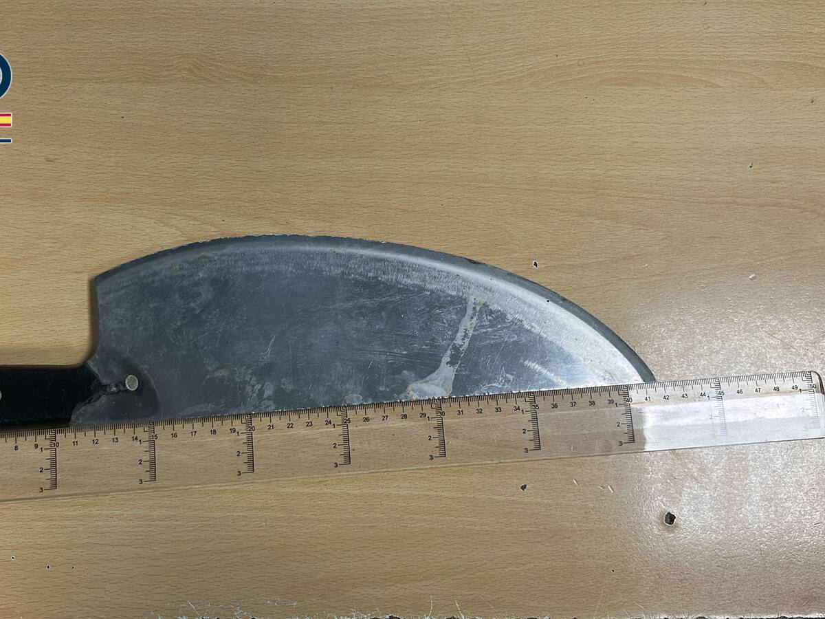 Detingut a Ciutadella un home per amenaçar de mort amb un ganivet de grans dimensions