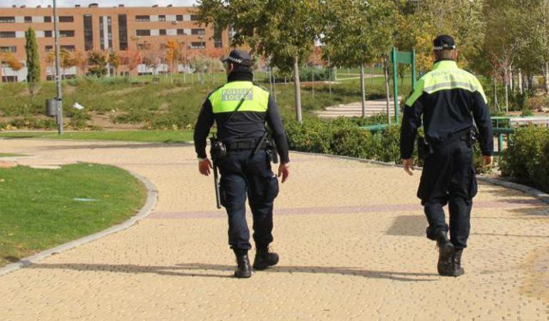 El fuenlabreño que encontro 1.700 euros en la calle lo entregó a la Policía Local. 