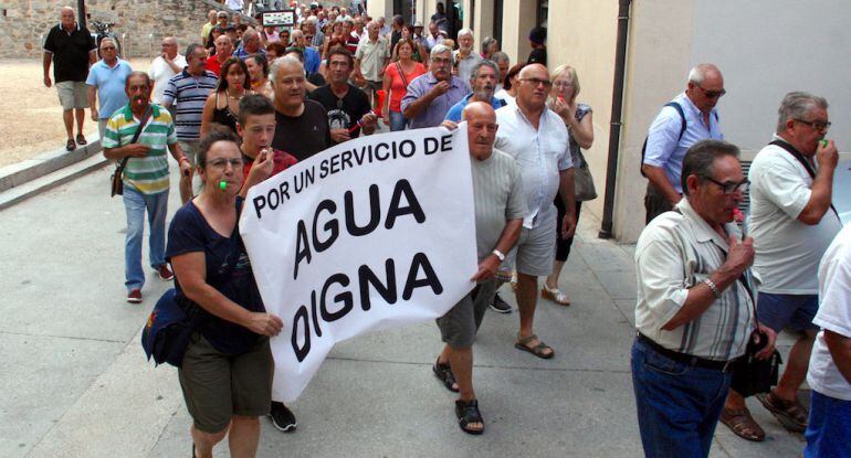 Aquest estiu, els veïns d&#039;algunes urbanitzacions vidrerenques i de Caldes s&#039;han manifestat per reclamar un millor servei.