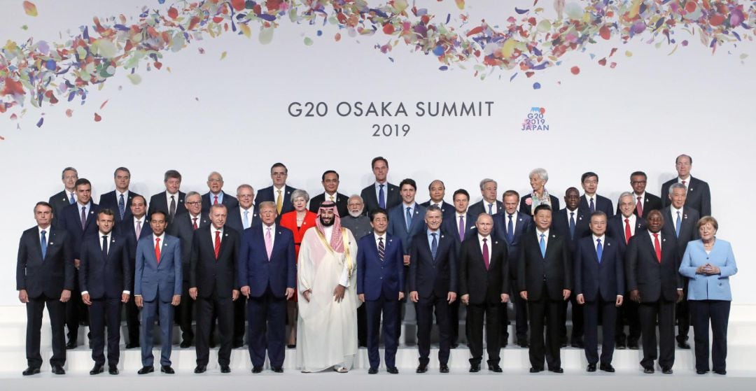 Foto de familia de la cumbre de líderes del G20 que se celebra en Osaka, Japón