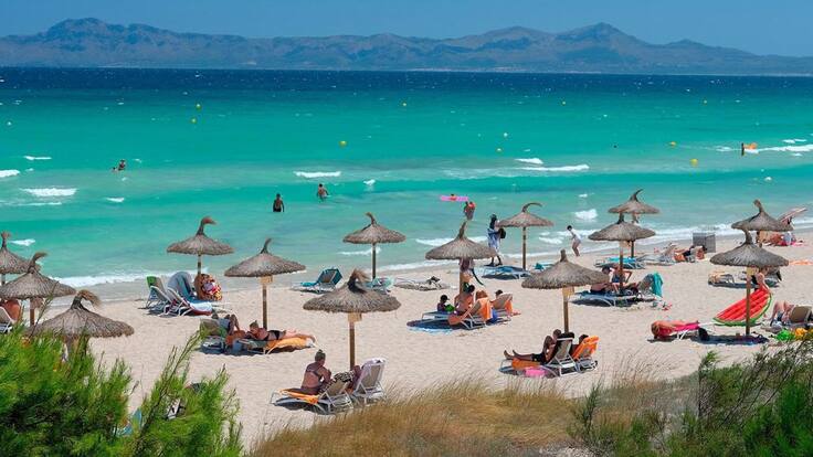 "Un turismo de excesos no tiene cabida": Baleares pide a las agencias responsabilidad para salvar el verano