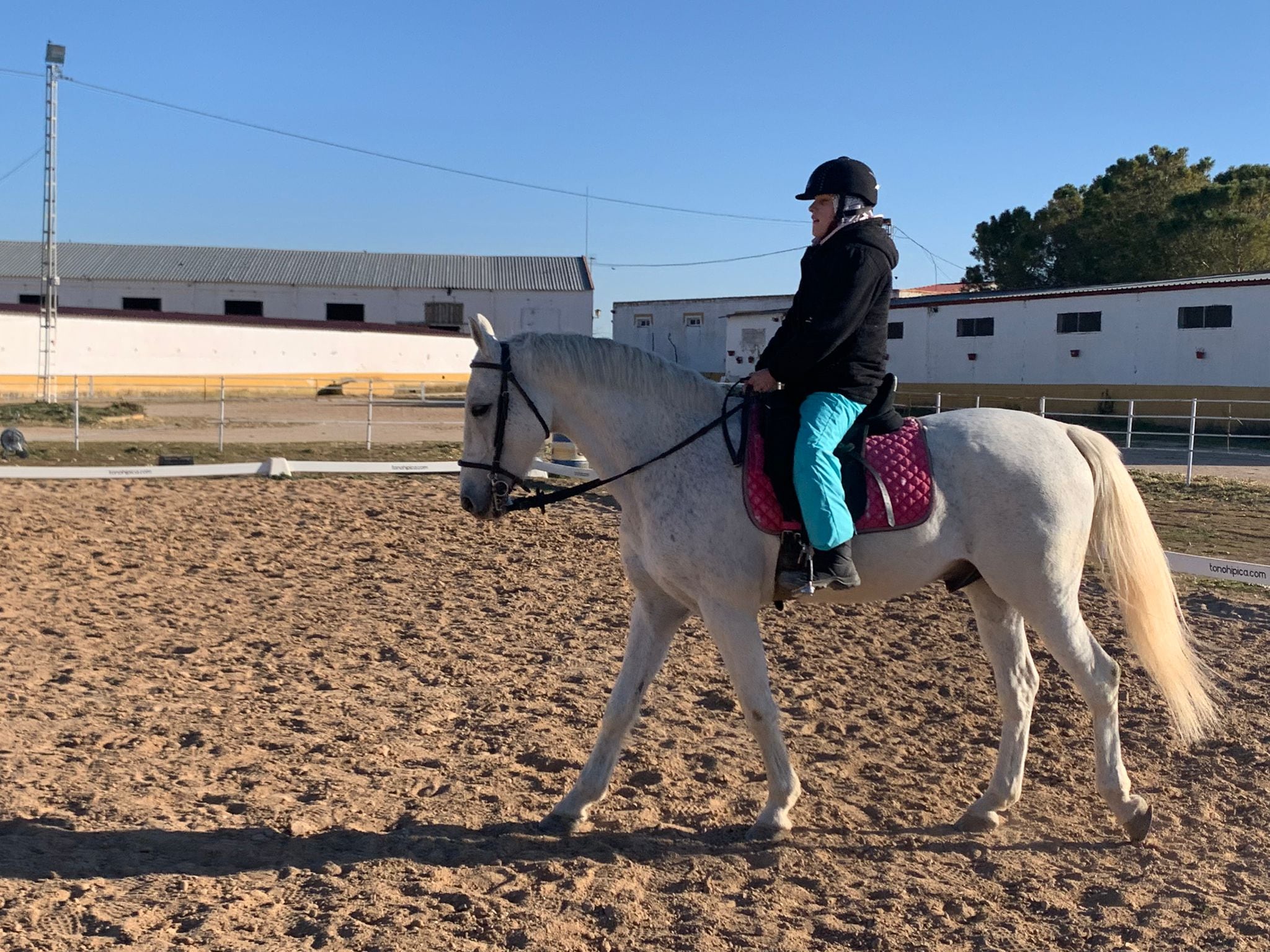Cristina Landete, entrenando con 'Rayo'