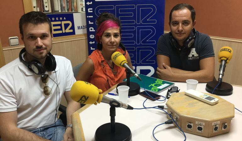 Víctor Ruiz (PSOE Parla), Vanessa Lillo (Ahora Getafe) y Sergio López (PP Fuenlabrada), en la tertulia de Hoy por Hoy Madrid Sur