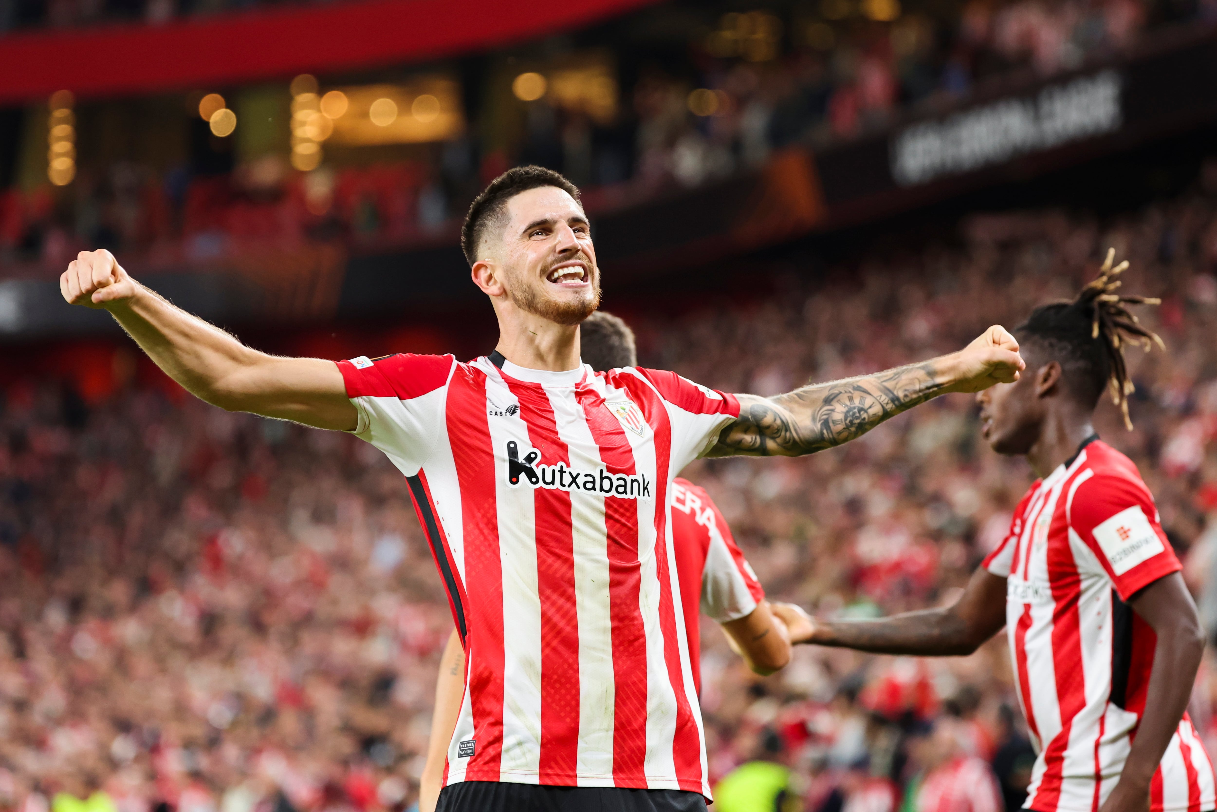 BILBAO, 03/10/2024.- El jugador del Athletic Oihan Sancet celebra el segundo gol conseguido ante el AZ Alkmaar, durante el partido de la Liga Europa que Athletic Club y AZ Alkmaar disputan este jueves en el estadio de San Mamés. EFE/Luis Tejido
