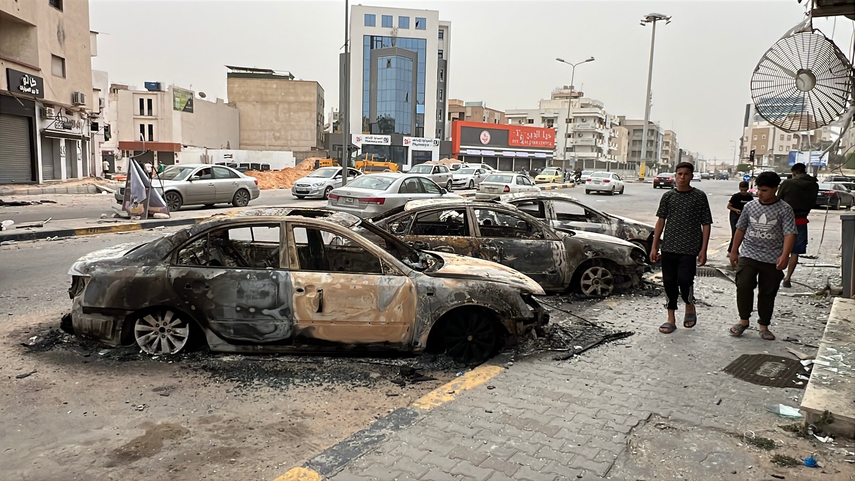 Restos de los enfrentamientos entre milicias en Trípoli (Libia).