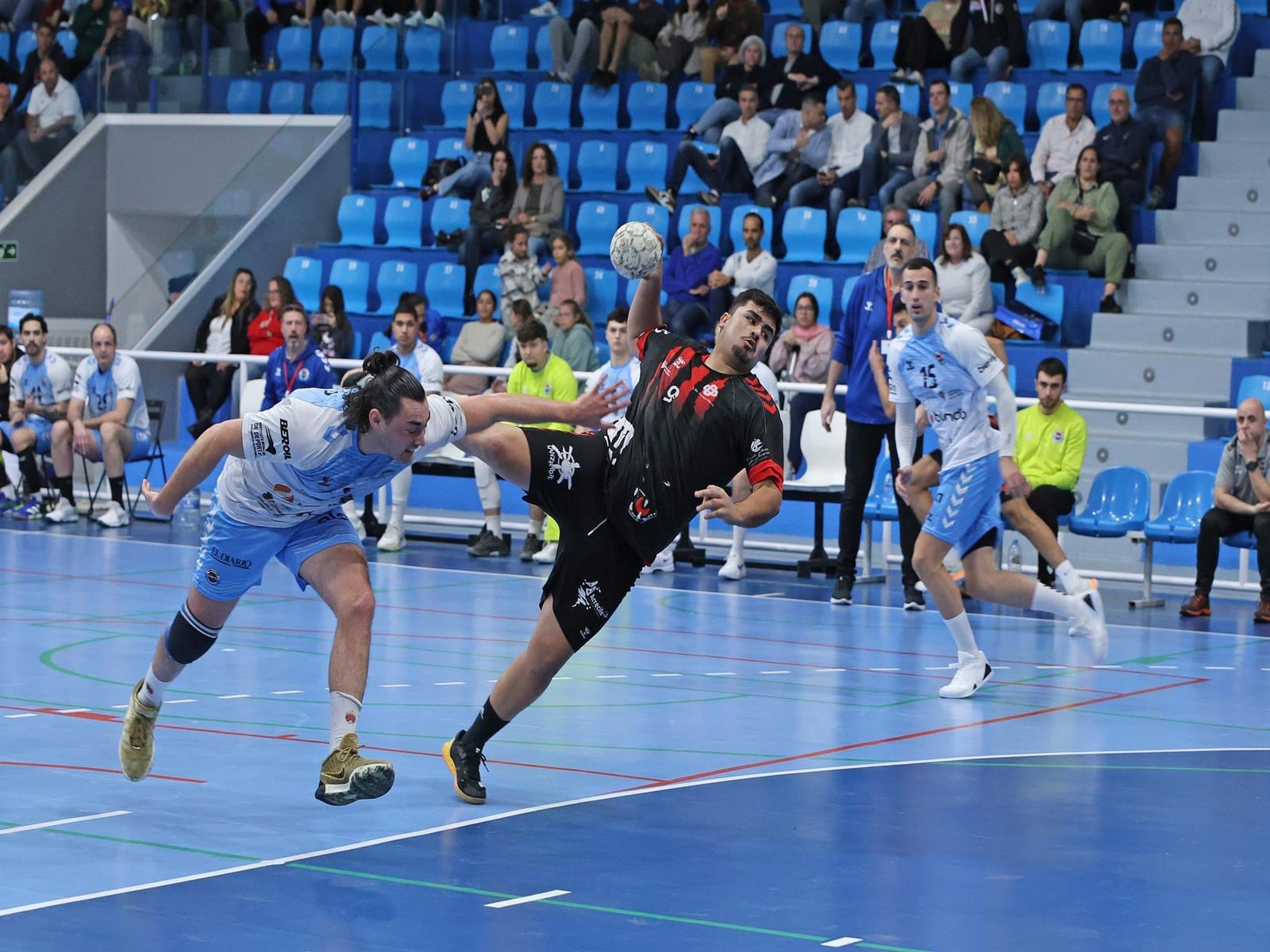 Lanzamiento del Balonmano Lanzarote Ciudad de Arrecife.