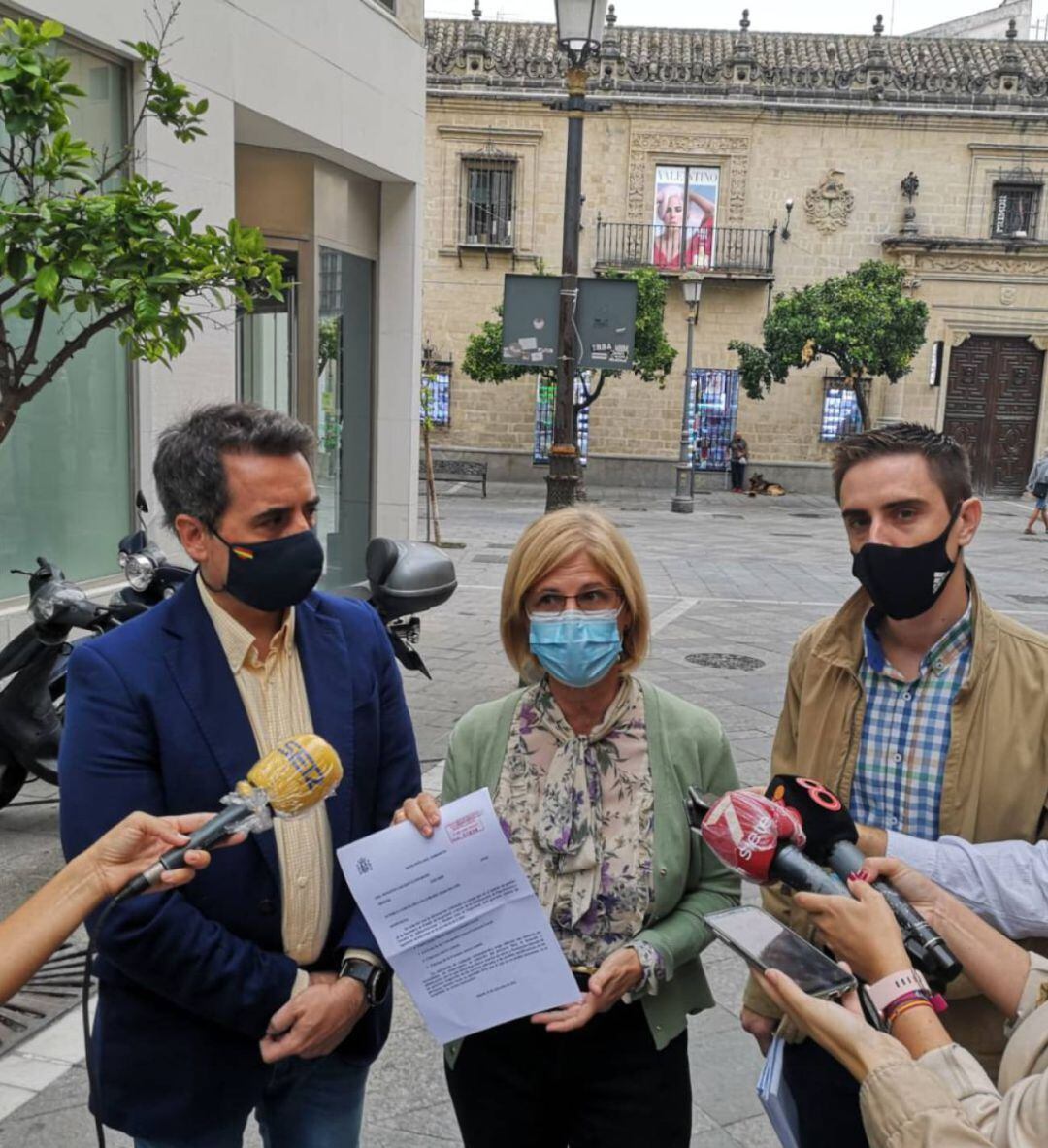 Los populares Antonio Saldaña, María José García Pelayo y Jaime Espinar