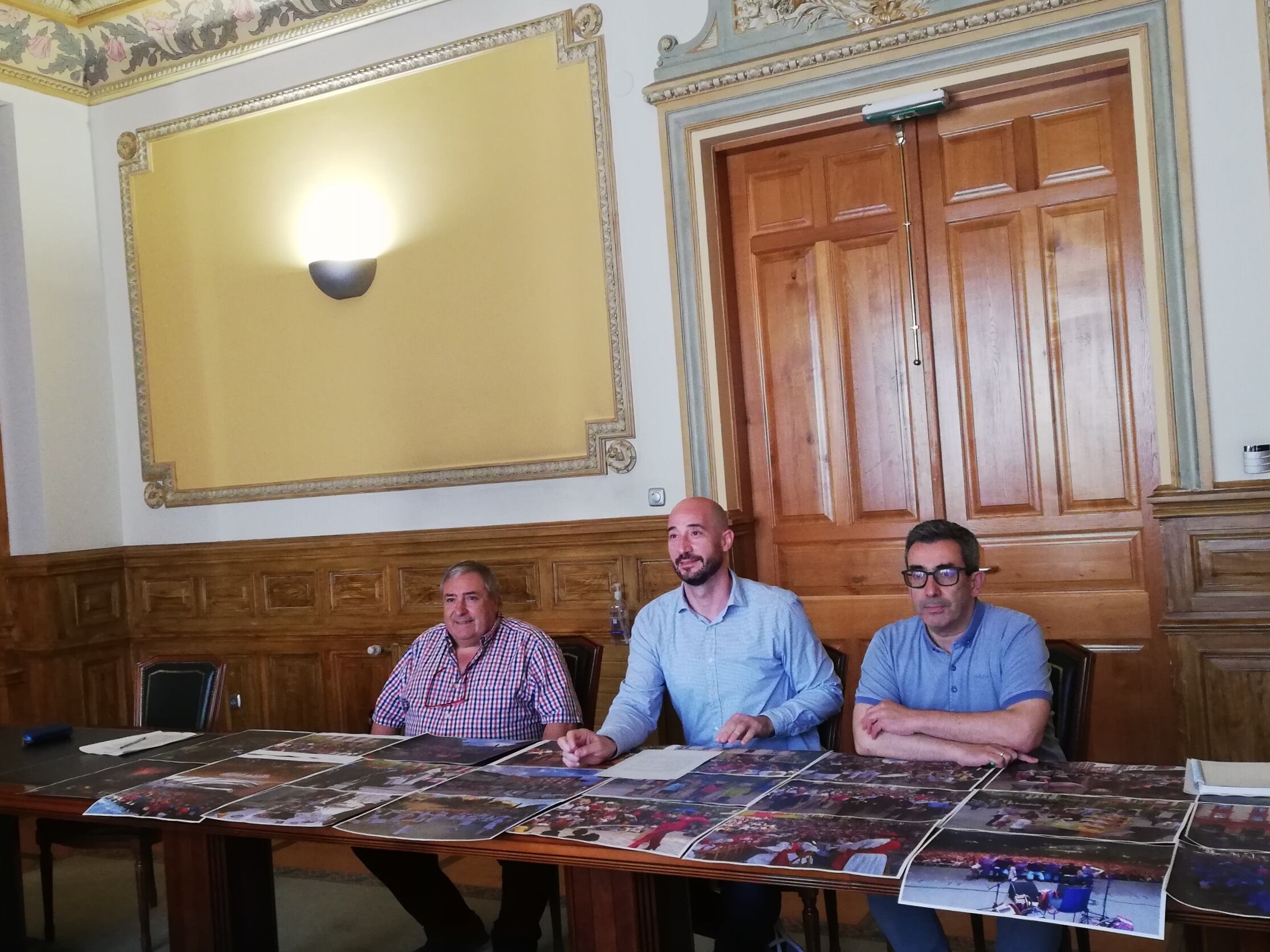 En la valoración participaron Patxi Lejardi, concejal de cultural; Jon Iraola, alcalde de Eibar y José Luis González, técnico de cultura