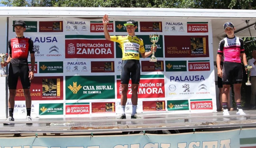 Podio final de la Vuelta a Zamora