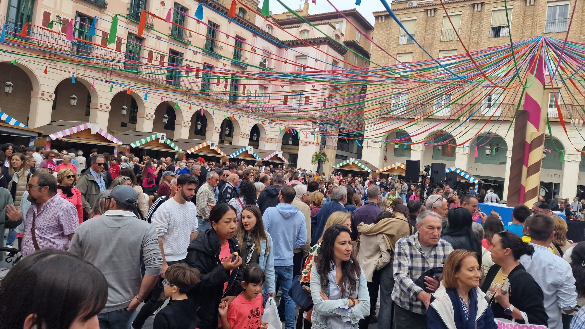 Gran ambiente en la feria dulce de Huesca
