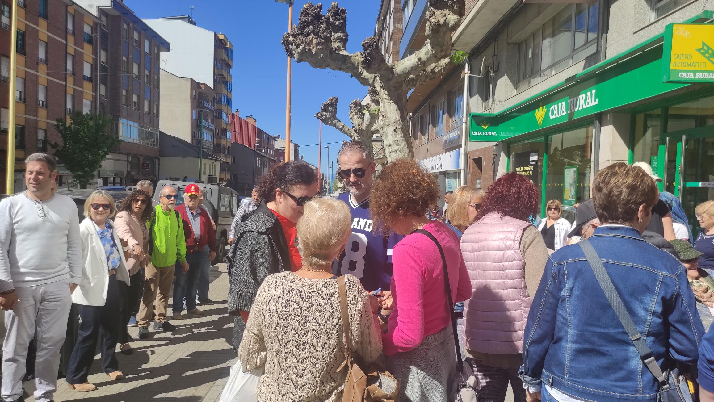 Los vecinos mantendrán las protestas todos los martes a pesar del cierre programado