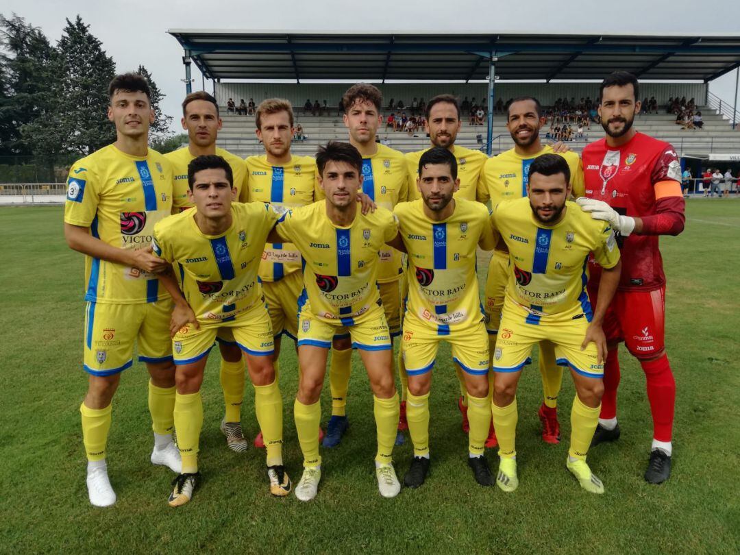El once inicial de los ribereños formado por: Fer, Plaza, Rubio, Abad, 'Pesca', Joaqui y Carmona -arriba de izq. a dch.- y Barbero París, Narvaéz y Beli -abajo de izq. a dch.-