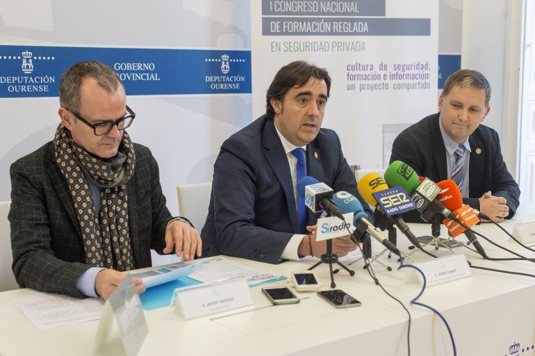 Jesús Vázquez, alcalde de Ourense, Jorge Pumar, vicepresidente segundo de la Diputación y Miguel Gawenda, director del Congreso. 