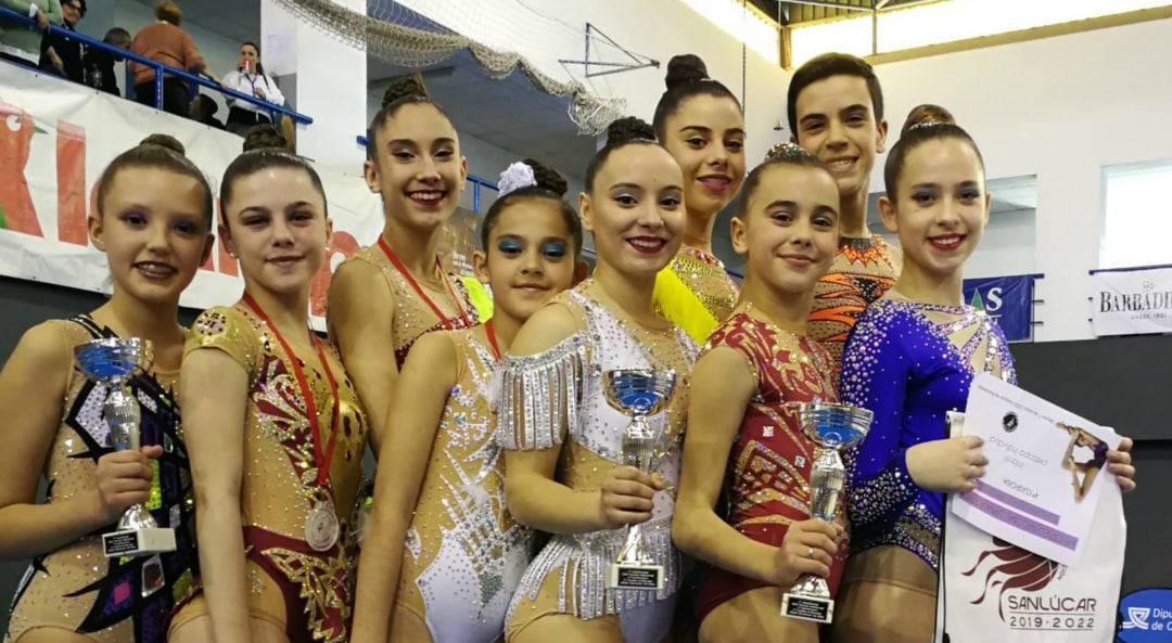 Gimnastas del club rondeño en su última competición en Sanlúcar de Barrameda