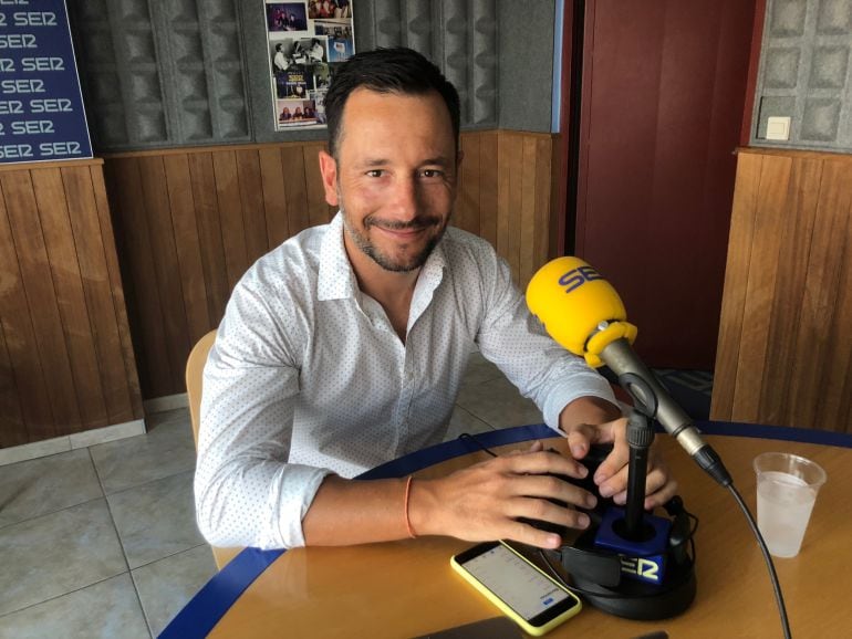 Rafa Ruiz en los estudios de Radio Ibiza 