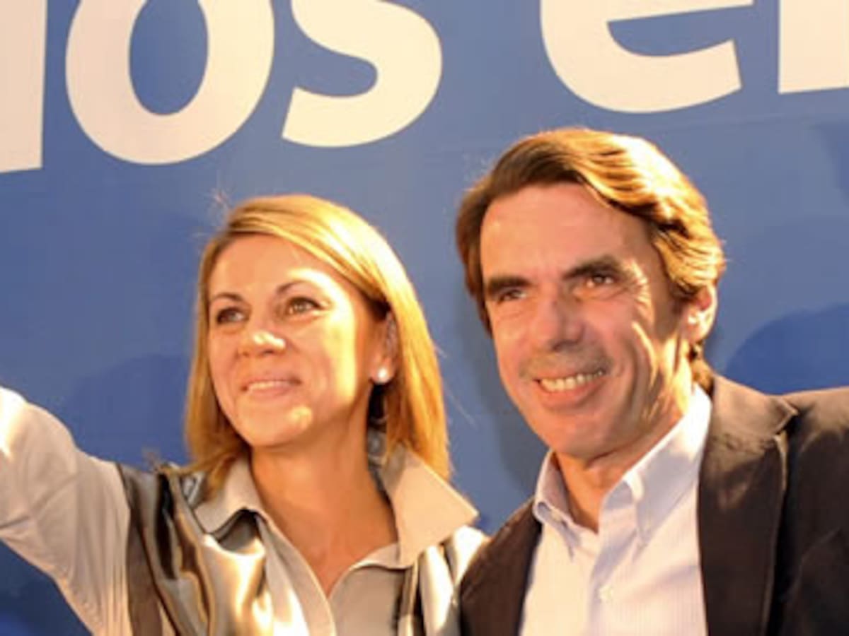 Aznar culpa al Gobierno y dice que el PP echará a ETA de las instituciones