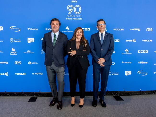 El director de la red de emisoras de Cadena SER, José Antonio Cabornero, la directora de Radio Albacete, Justina Gómez, y el director regional de Cadena SER Castilla-La Mancha, Félix Amaya.