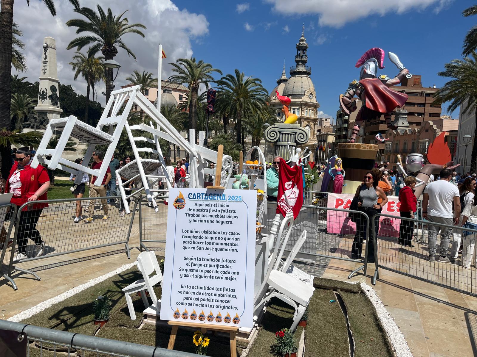 Falla plantada en Cartagena de la mano de Fallers pel món.