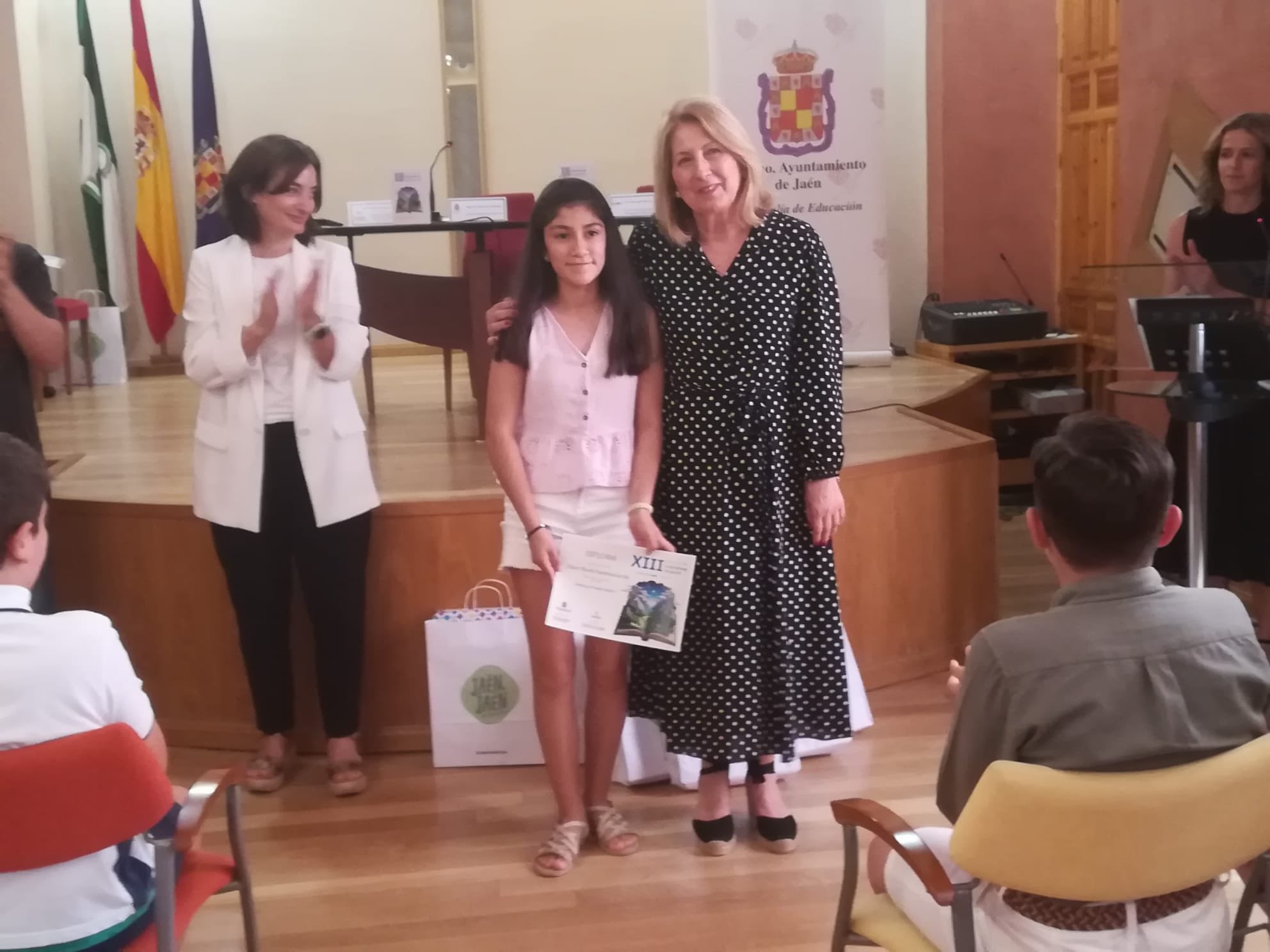 Dulce María Fuentes recoge su premio