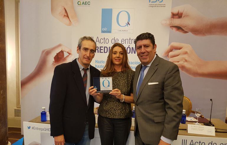 Entrega del certificado de calidad al Complejo Hospitalario de Granada