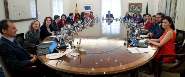 La primera reunión del Consejo de ministros y ministras de Pedro Sánchez.