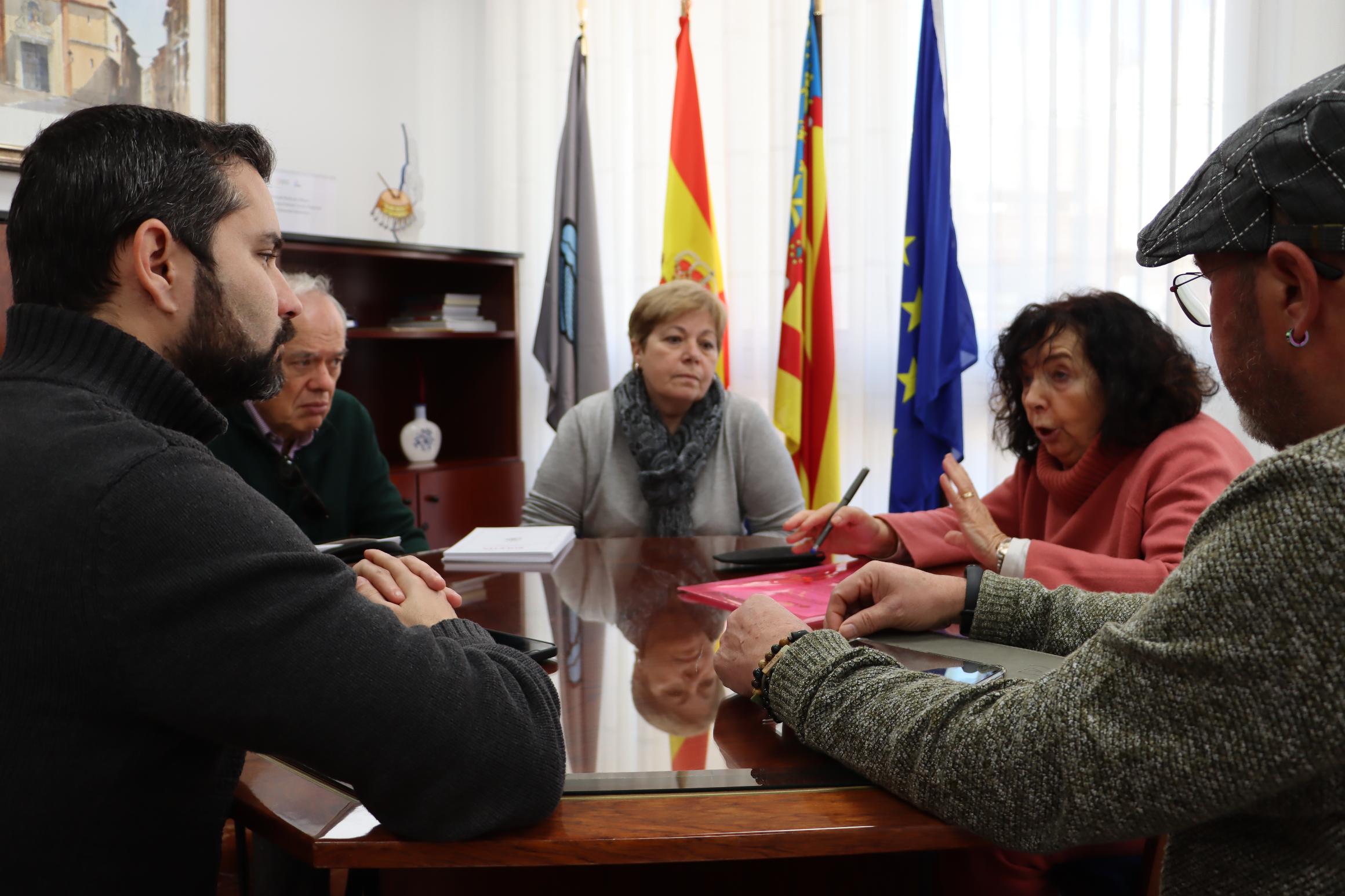 Reunión del consistorio con el Grup per la Recerca de la Memòria Històrica