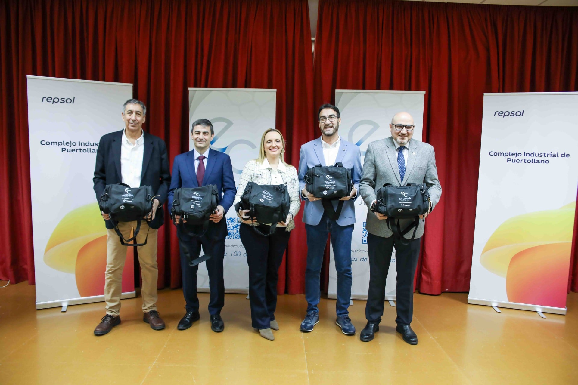 Presentación del proyecto de Repsol Puertollano para dotar de material  de primeros auxilios en Puertollano