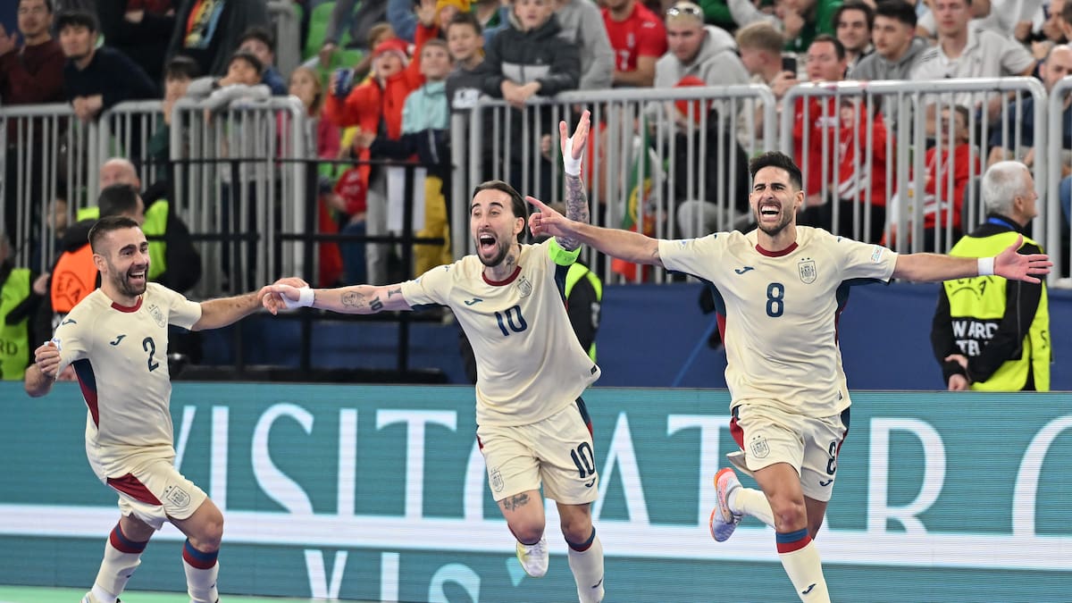 La emoción de Adolfo tras convertirse en campeón de Europa: "Se me han saltado las lágrimas con mi gol"