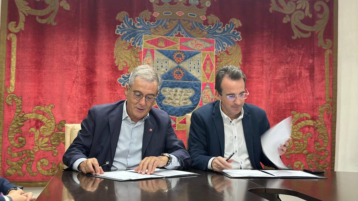 Miguel Ángel Recuenco, alcalde de Leganés, destaca el convenio renovada con Cáritas