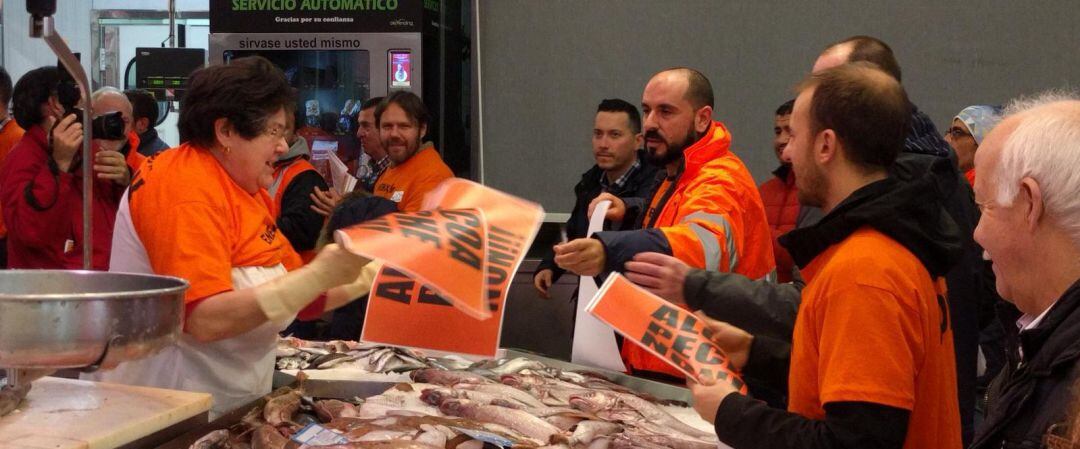 Trabajadores de Alcoa en la plaza de Lugo