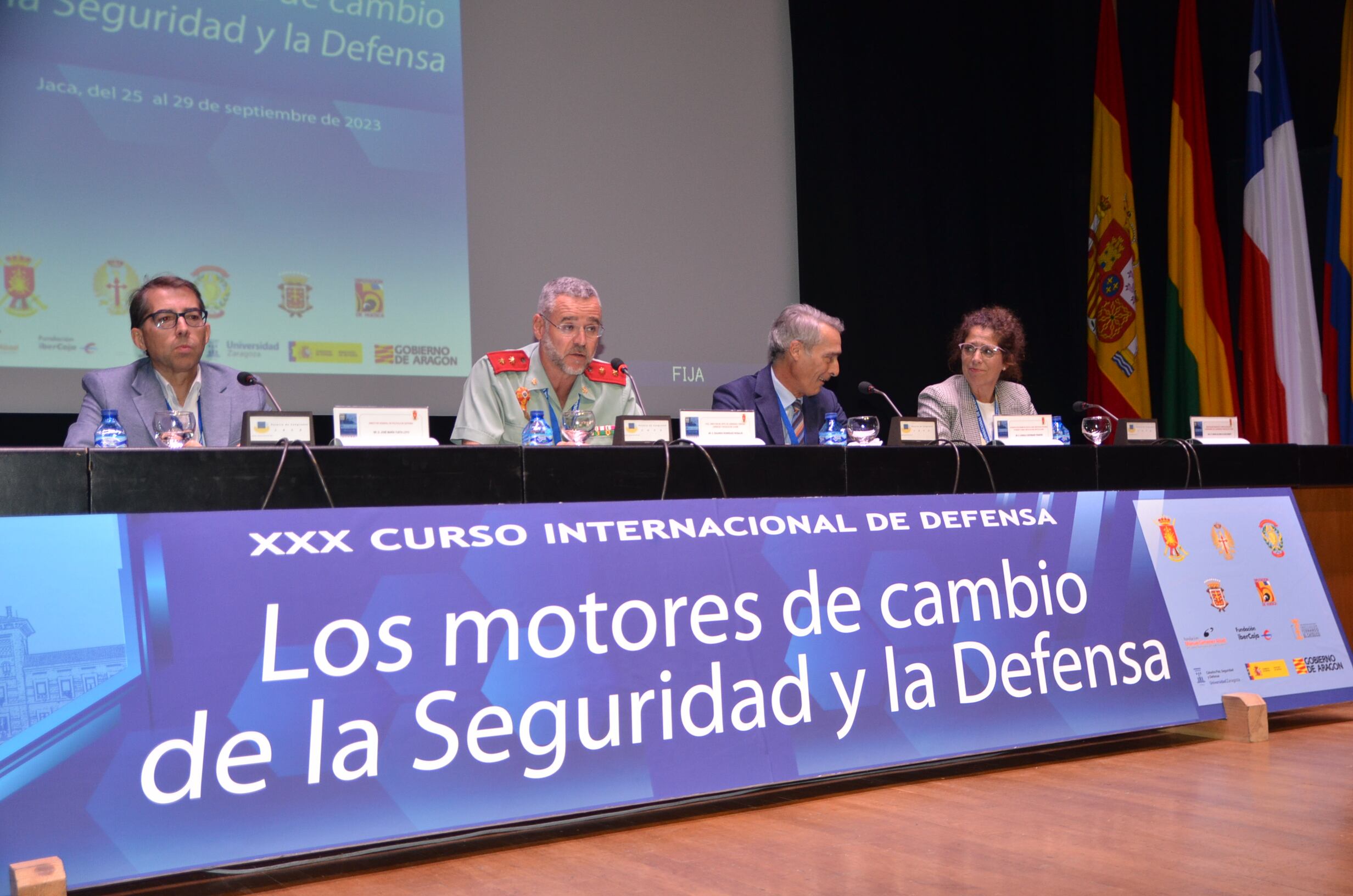 Segunda jornada del XXX Curso Internacional de Defensa que se está celebrando en Jaca