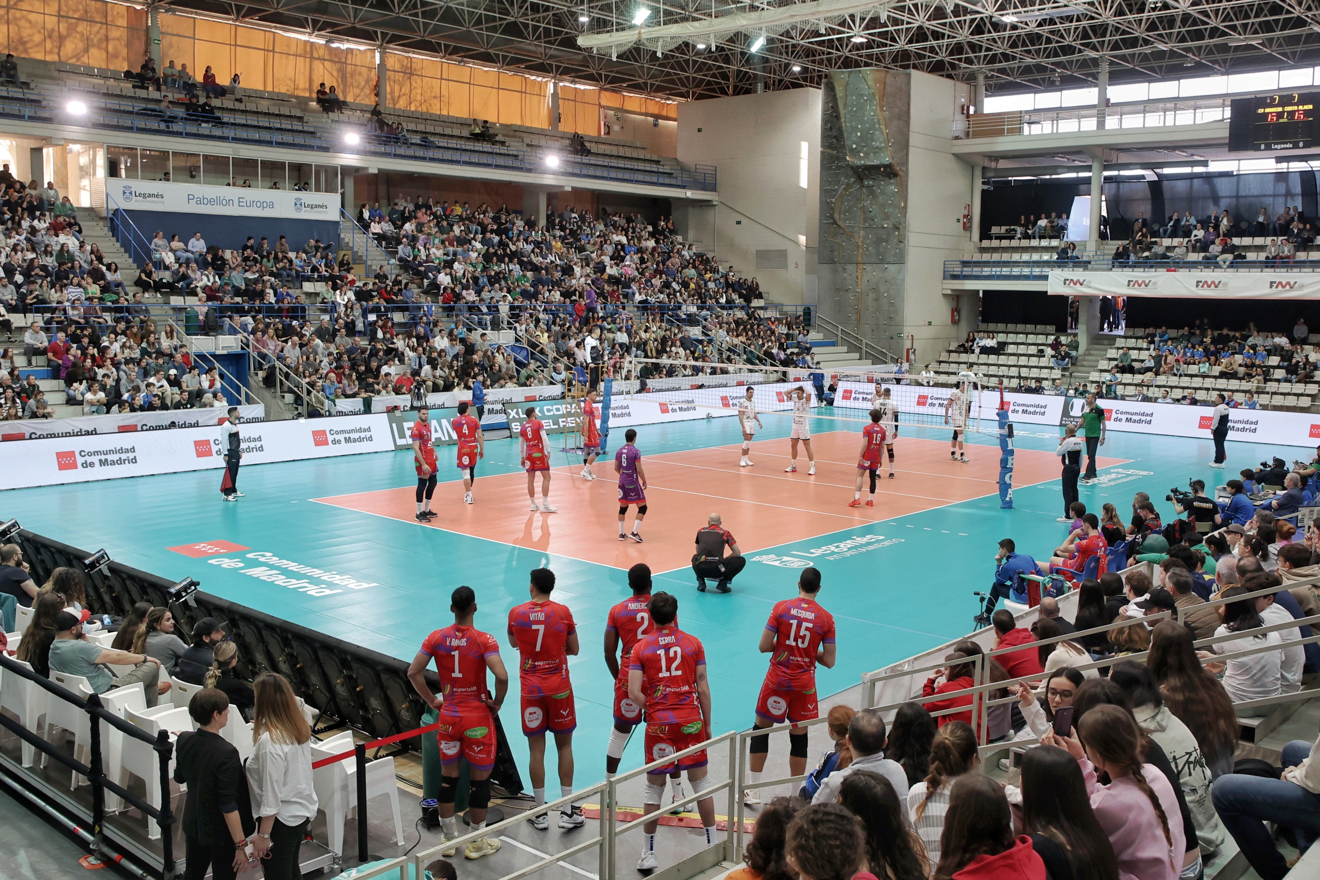 Imagen de archivo de una de las semifinales de la Copa del Rey de la temporada pasada entre Conectabalear CV Manacor - Unicaja Costa de Almería, disputado en el Pabellón Europa de Leganés.